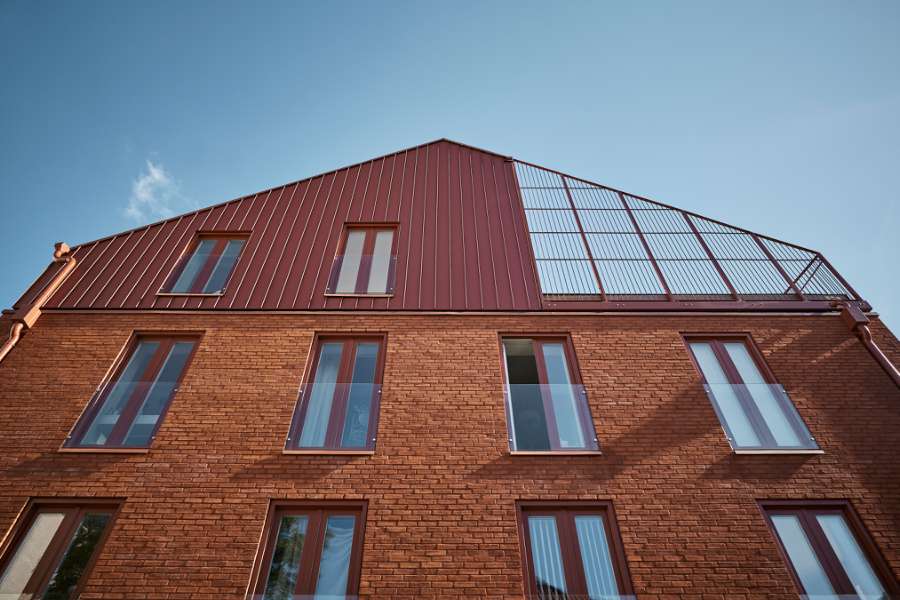 Atypisk asymmetri med stål på toppen, Bjerggade 2, 4600 Køge